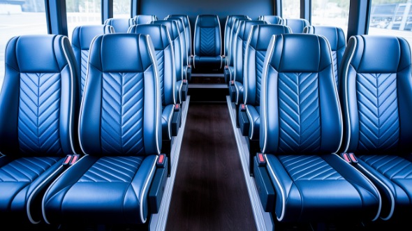 15 passenger minibus rental manitowoc