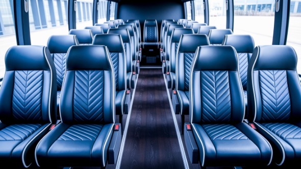 25 passenger minibus rental manitowoc