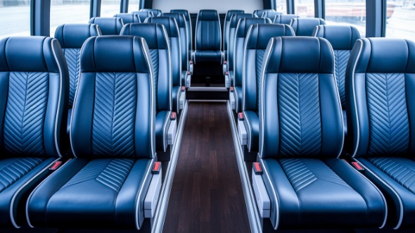 35 passenger minibus rental manitowoc
